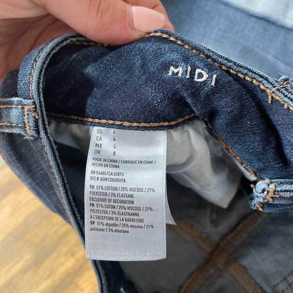 American Eagle MIDI Shorts Size 4 - Picture 2 of 3